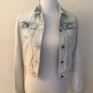 BLUE DENIM BUTTON UP CROP JACKET